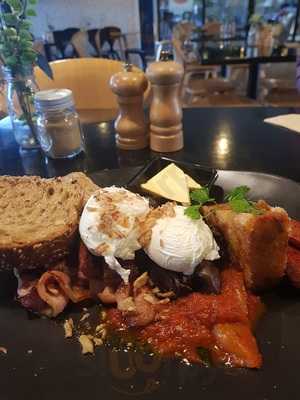 Casual And Country Cafe