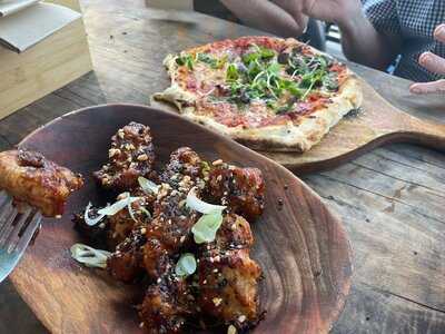 Currach Irish Pub & The Innkeeper's Lodge