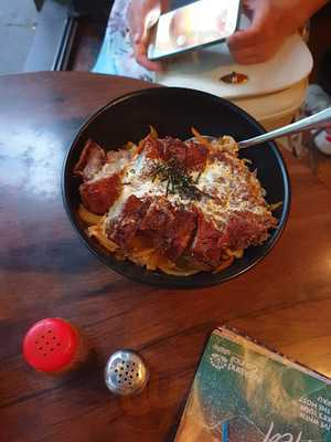 Men Tatz Japanese Noodle Restauran