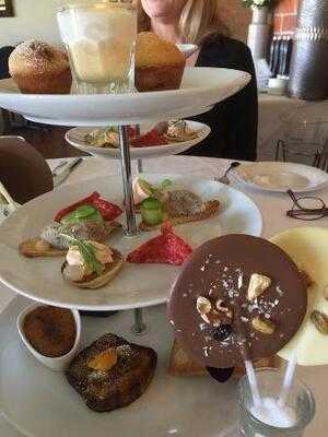 Tribeca Restaurant & Bar