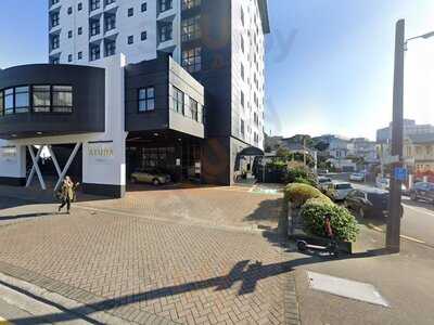 Glasshouse Bar And Grill