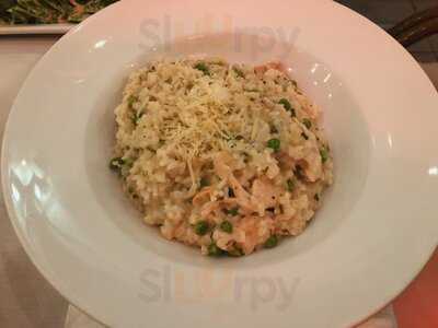 Y-not Restaurant & Bar