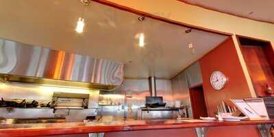 Y-not Restaurant & Bar