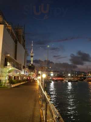 Y-not Restaurant & Bar