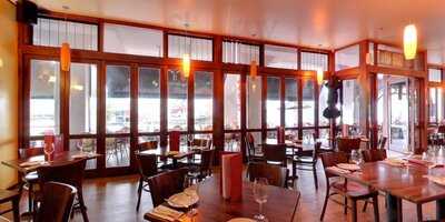 Y-not Restaurant & Bar