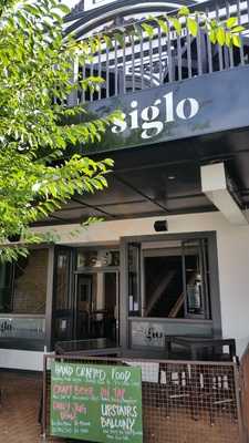 Siglo Bar & Kitchen