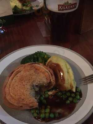 The Claddagh Irish Pub