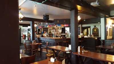 The Claddagh Irish Pub