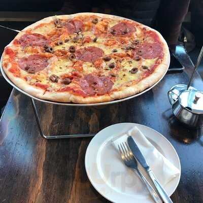 Wholly Bagels And Pizza Thorndon