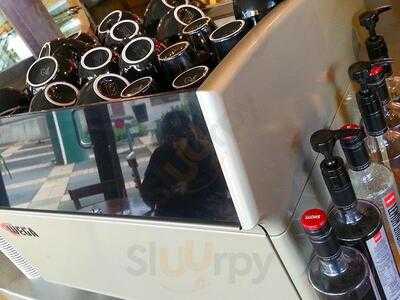 Wholly Bagels And Pizza Thorndon