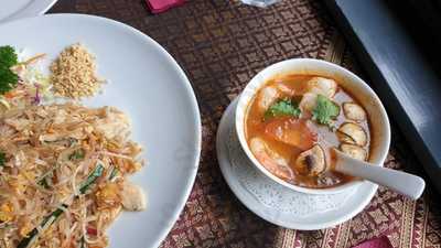 Nickie's Thai Restaurant & Bar