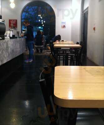 Gloria Jeans Coffees