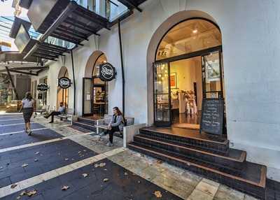 Gloria Jeans Coffees