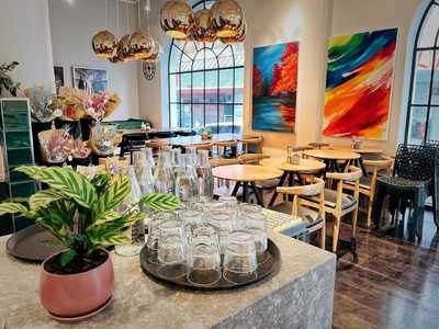 Gloria Jeans Coffees