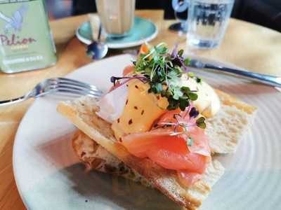 Mojo Viaduct Harbour