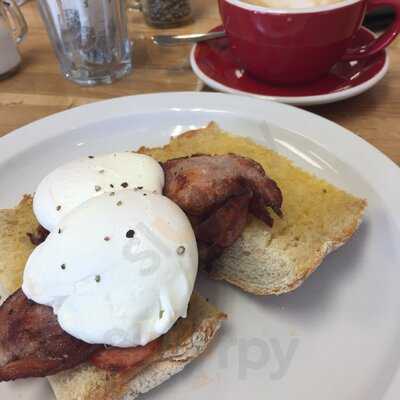 The Whinging Pom Cafe