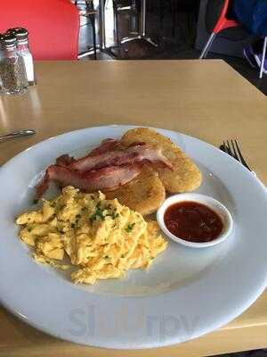 Triniti Of Silver Cafe