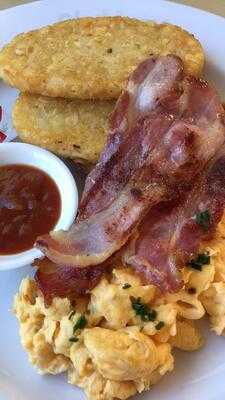 Triniti Of Silver Cafe