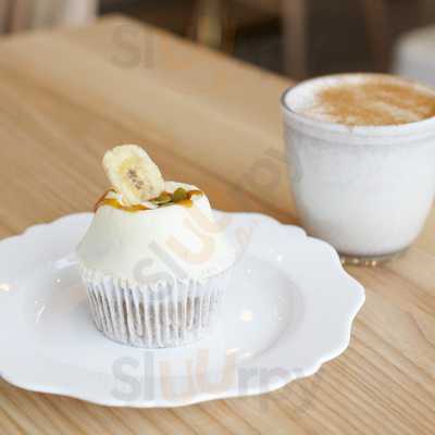 Bluebells Cakery - Kingsland