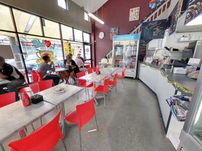 Plaza Pizzeria & Cafe