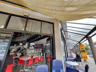 Plaza Pizzeria & Cafe