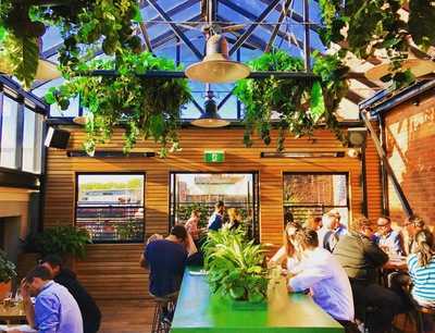 Pocket Bar And Kitchen