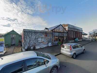 Pocket Bar And Kitchen