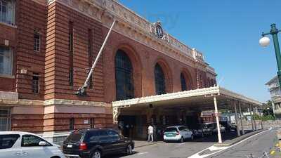 Platform 8 - Restaurant & Bar