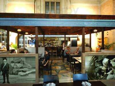 Platform 8 - Restaurant & Bar