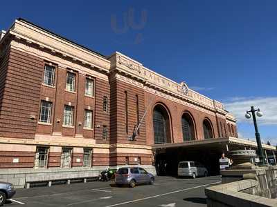 Platform 8 - Restaurant & Bar