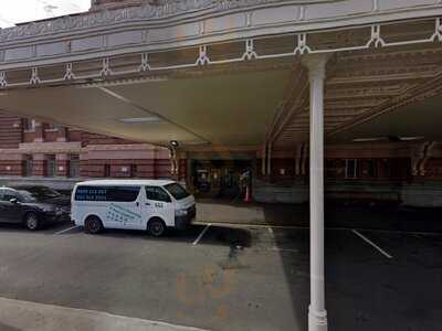 Platform 8 - Restaurant & Bar