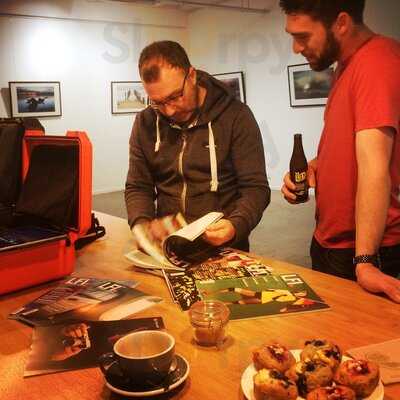 Metro Cafe And Metro Gallery