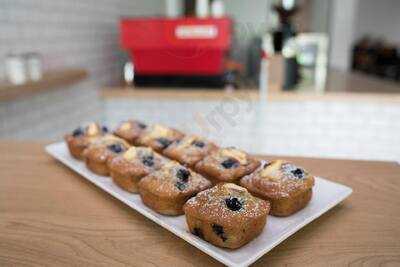 Metro Cafe And Metro Gallery