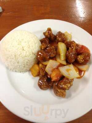 Chummeez Restaurant And Take Out