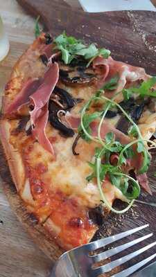 Papa's Italian Eatery