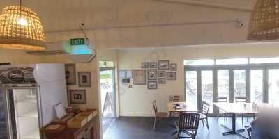Puhoi Valley Cafe And Cheese Store