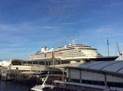 Harbourview Restaurant & Bar