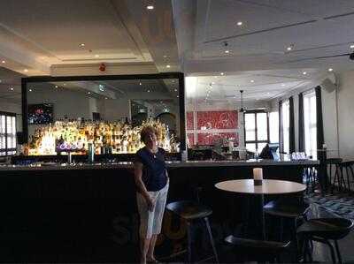 Harbourview Restaurant & Bar