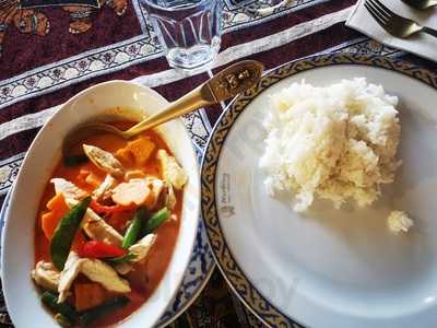 Mae Glong Thai Restaurant