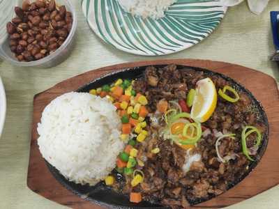 Chillax Cafe & Filipino Restaurant