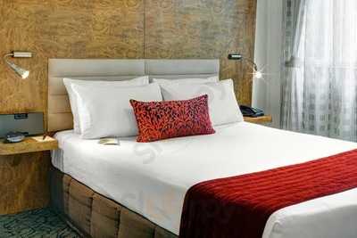 Bureau Bar And Kitchen