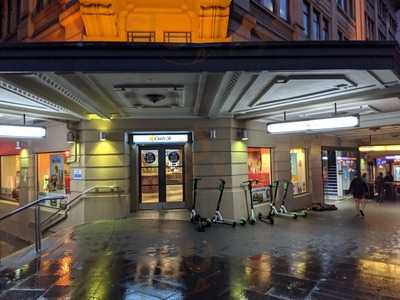 Carl's Jr. Queen Street