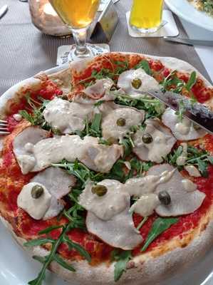 La Fontana Restaurant & Cafe