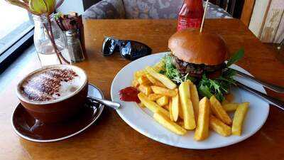 Sierra Cafe Three Kings