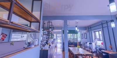 Sierra Cafe Three Kings