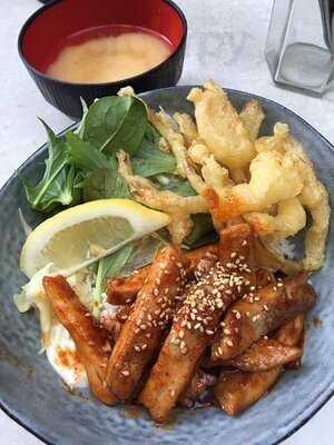 Makoto Sushi & Donburi