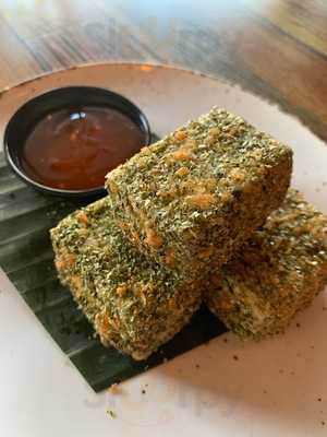 Izzy Restaurant And Bar