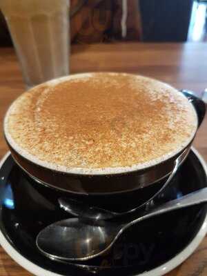 Cafe Edge & Artisan Bakery