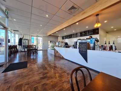 Cafe Edge & Artisan Bakery