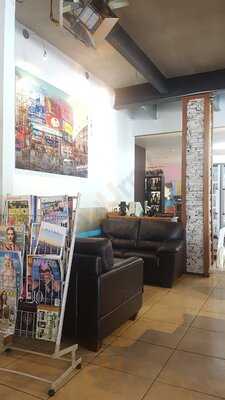 Pickles Cafe On Apollo